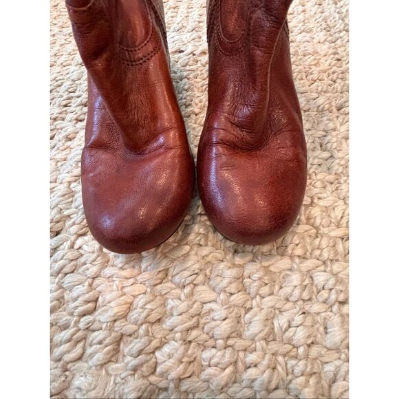 FRYE Carson Booties hidden wedge cognac Sz 6.5, $375 - Picture 7 of 12